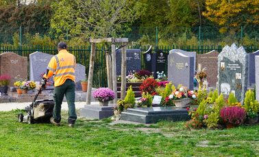 Travaux d'entretien au cimetière 